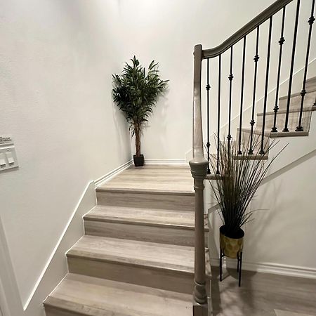 Luxe Three Story Duplex Near Downtown & Med Center Villa ฮูสตัน ภายนอก รูปภาพ