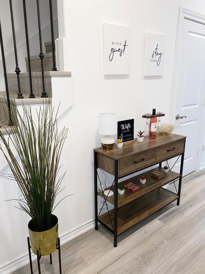 Luxe Three Story Duplex Near Downtown & Med Center Villa ฮูสตัน ภายนอก รูปภาพ