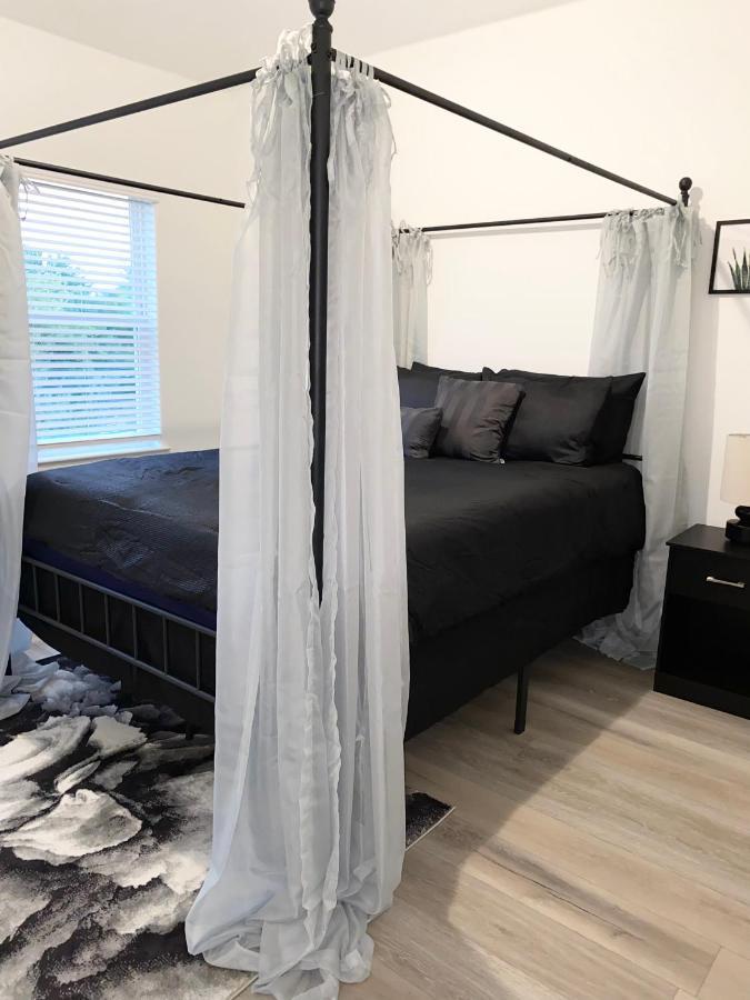 Luxe Three Story Duplex Near Downtown & Med Center Villa ฮูสตัน ภายนอก รูปภาพ